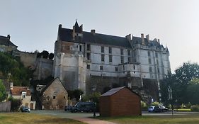 Maison au pied du château